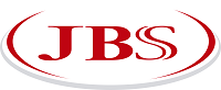Dentro de um semicírculo vermelho e cinza há a palavra JBS
